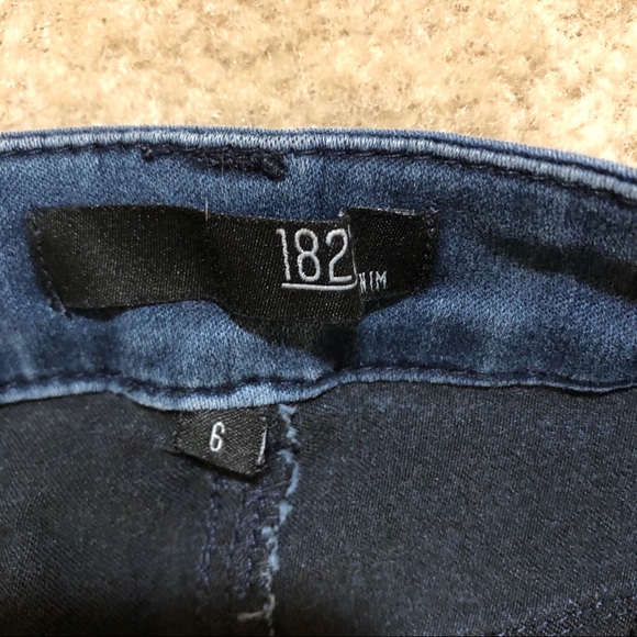 1822 Denim Classic Blue Jeans | Lightly Faded - Picture 3 of 4